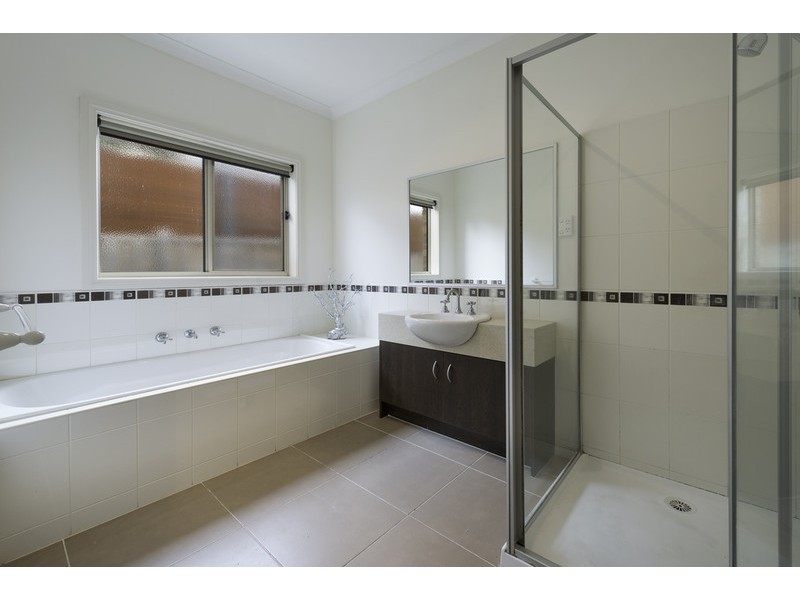 14 Thornholm Road, South Morang VIC 3752