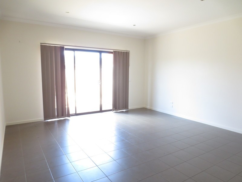 294 The Lakes Boulevard, South Morang VIC 3752