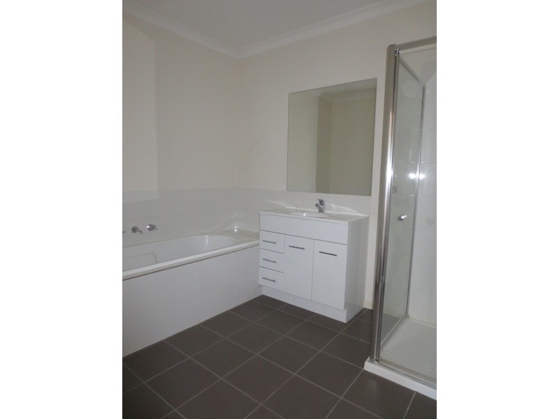 294 The Lakes Boulevard, South Morang VIC 3752