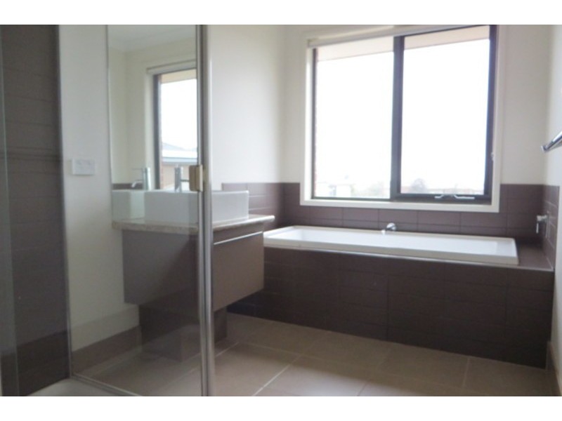 15 Hestia Court, South Morang VIC 3752