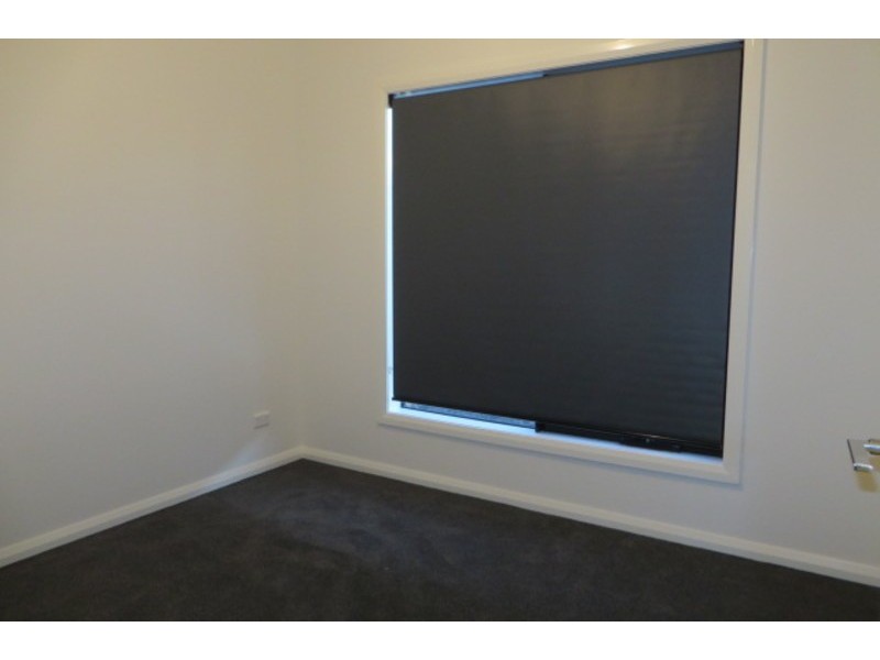 2/207 Darebin Drive, Lalor VIC 3075