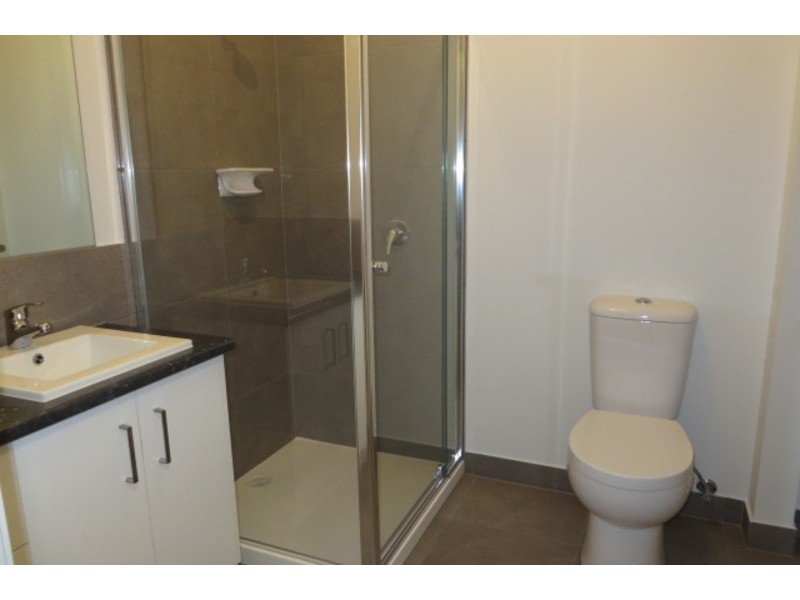 2/207 Darebin Drive, Lalor VIC 3075