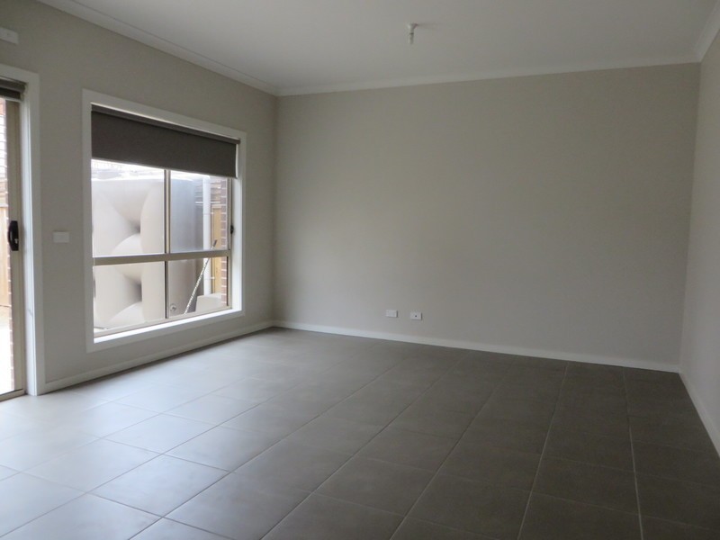 6 Pittard Walk, Epping VIC 3076