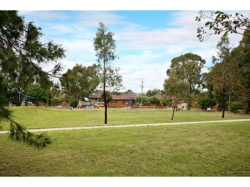 2 Moira Avenue, Reservoir VIC 3073
