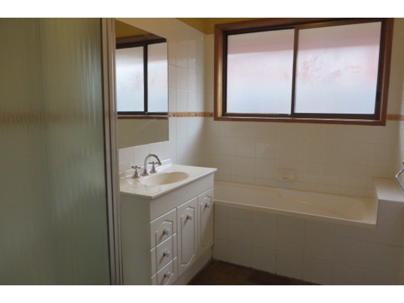 101 Woolnough Drive, Mill Park VIC 3082