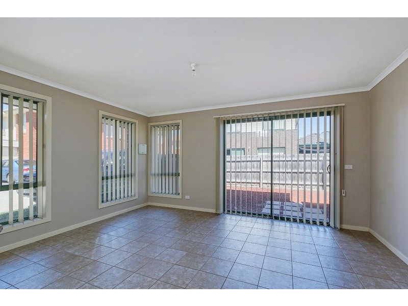 16 Pace Circuit, South Morang VIC 3752