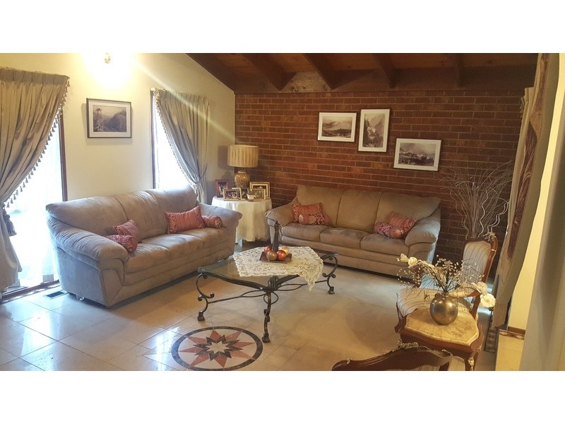 2 Whitfield Court, Mill Park VIC 3082