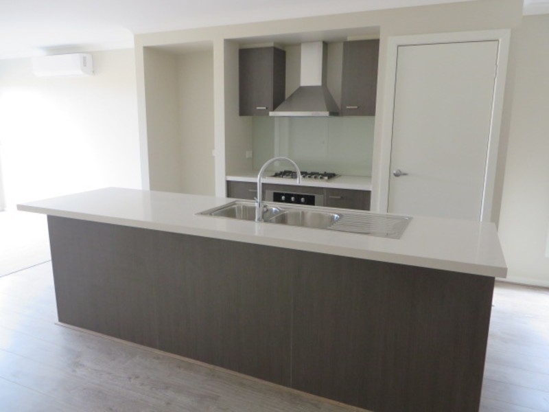 42 Sissinghurst Parade, Mernda VIC 3754