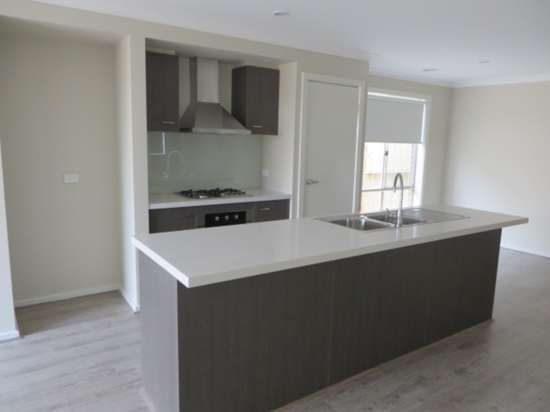 42 Sissinghurst Parade, Mernda VIC 3754