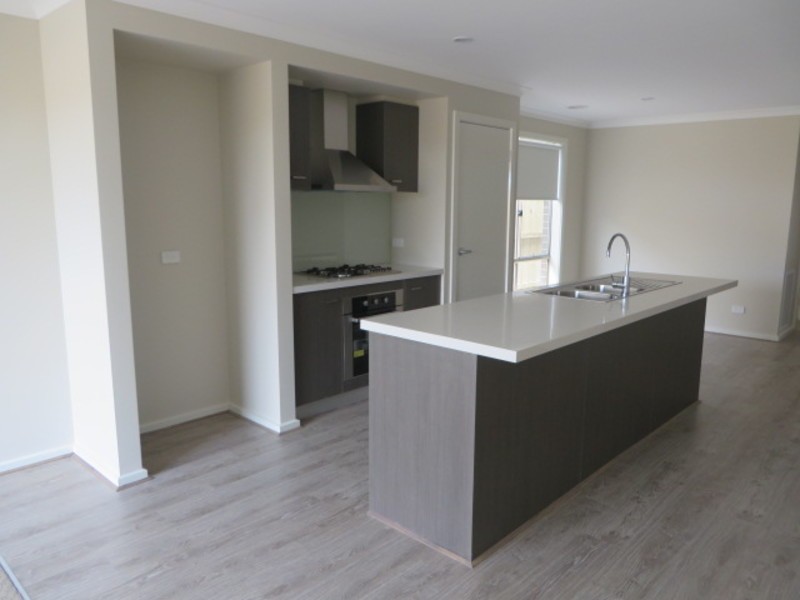 42 Sissinghurst Parade, Mernda VIC 3754