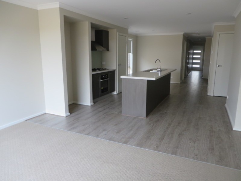 42 Sissinghurst Parade, Mernda VIC 3754