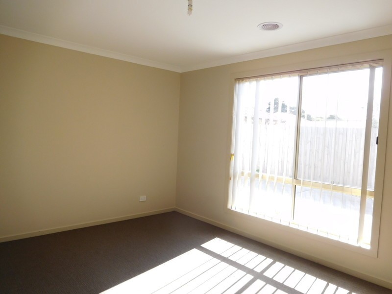 2/6 Uren Court, Thomastown VIC 3074