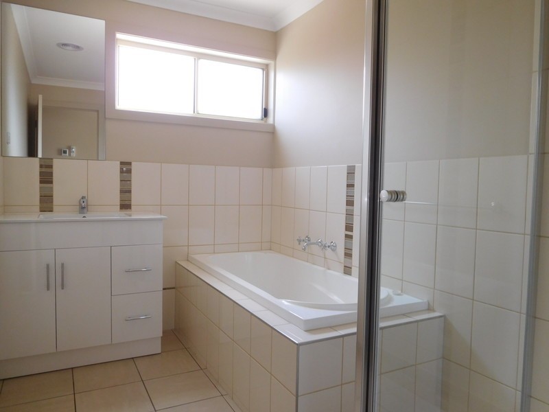 2/6 Uren Court, Thomastown VIC 3074