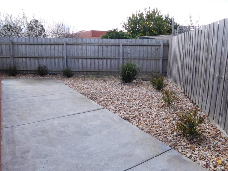 2/6 Uren Court, Thomastown VIC 3074