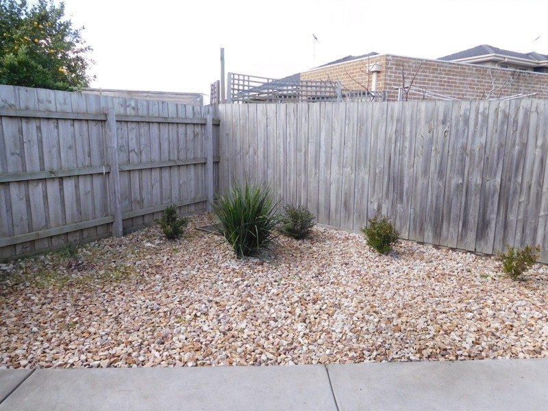 2/6 Uren Court, Thomastown VIC 3074