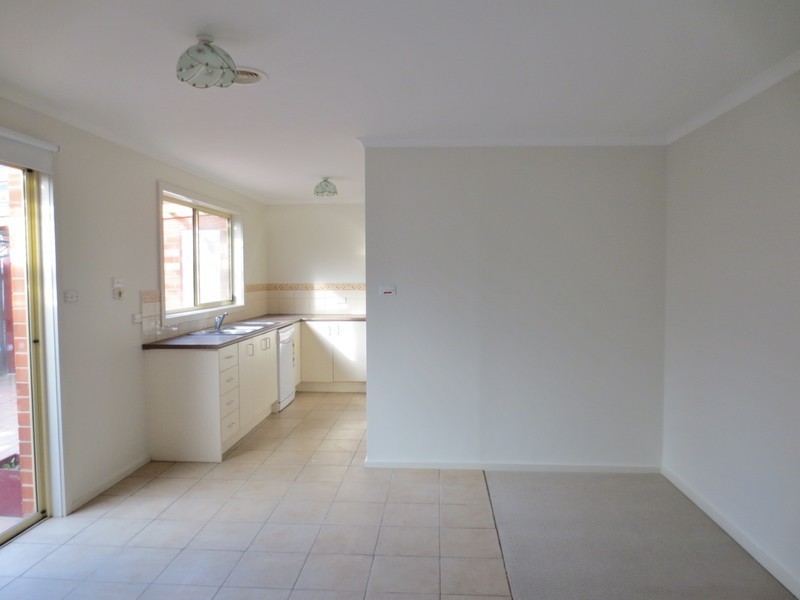 2/30 Bamfield Road, Heidelberg Heights VIC 3081