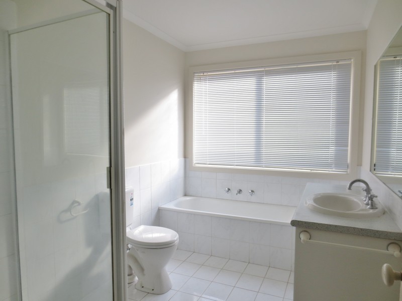 2/30 Bamfield Road, Heidelberg Heights VIC 3081