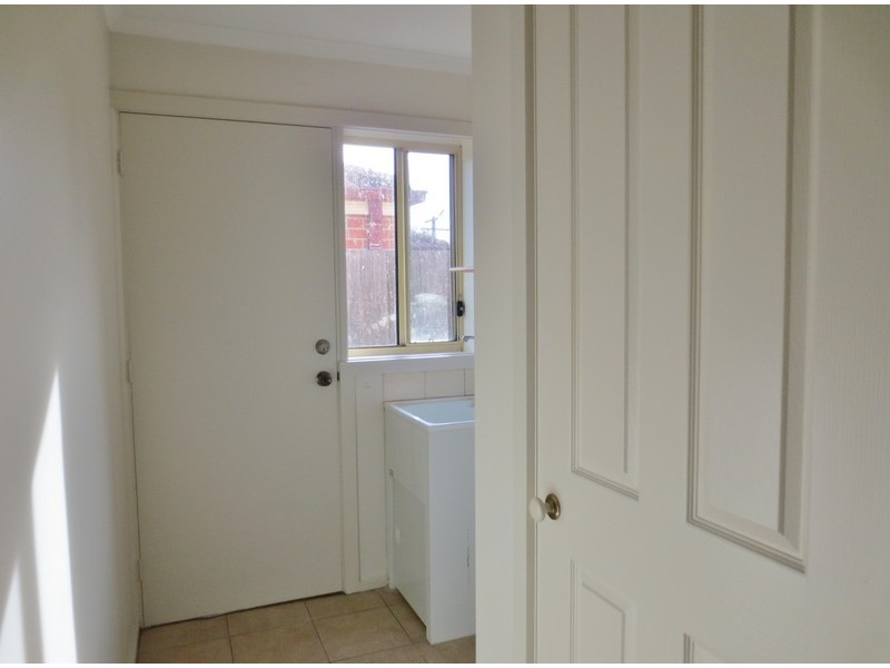 2/30 Bamfield Road, Heidelberg Heights VIC 3081