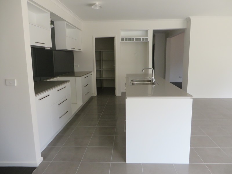 6 Witchazel Drive, South Morang VIC 3752