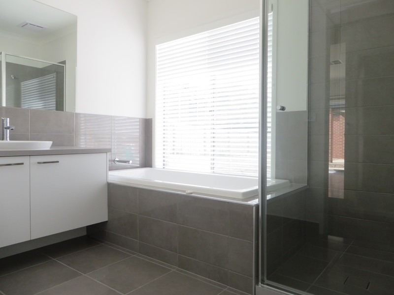6 Witchazel Drive, South Morang VIC 3752