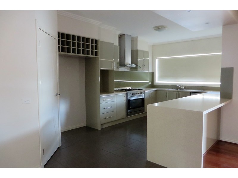 10 Prilep Heights, Lalor VIC 3075