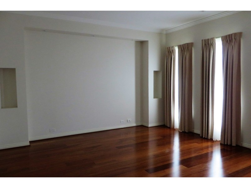 10 Prilep Heights, Lalor VIC 3075