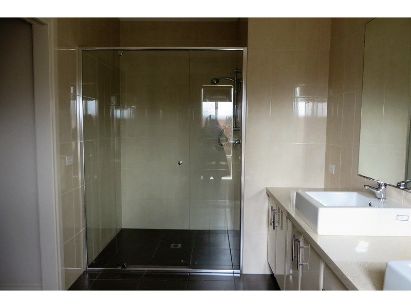 10 Prilep Heights, Lalor VIC 3075