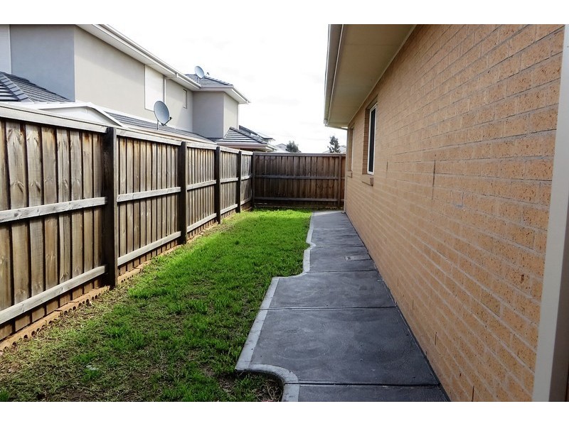 10 Prilep Heights, Lalor VIC 3075