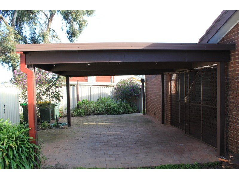 27 Freeman Crescent, Mill Park VIC 3082