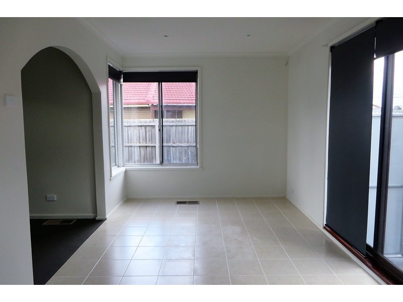 1/207 Darebin Drive, Lalor VIC 3075