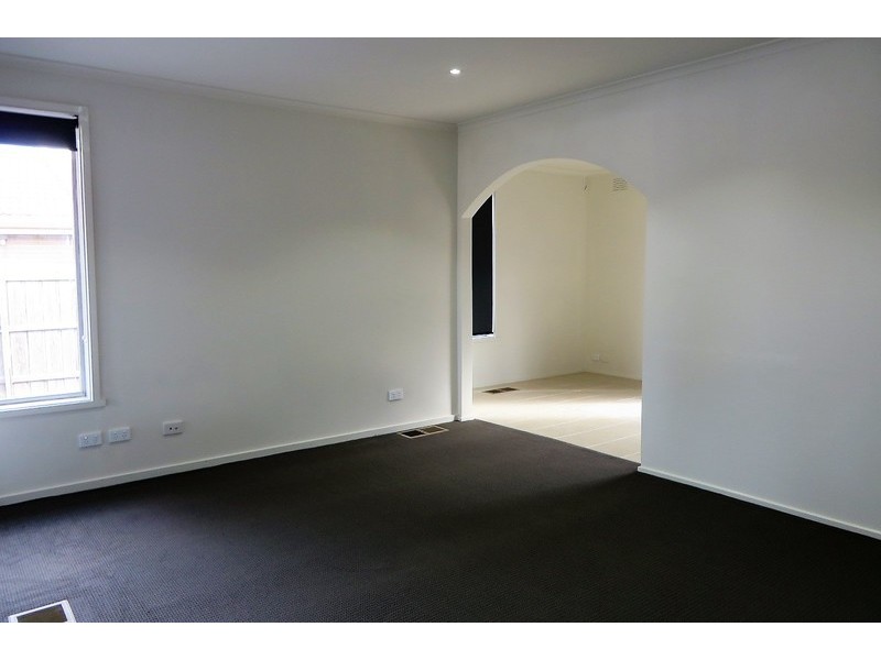 1/207 Darebin Drive, Lalor VIC 3075