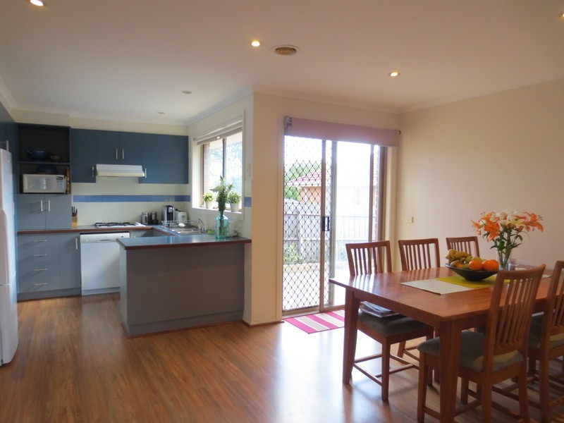 4 Bentley Way, Mill Park VIC 3082