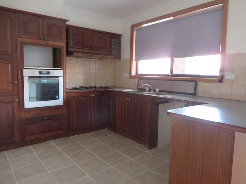 86 Grenda Drive, Mill Park VIC 3082