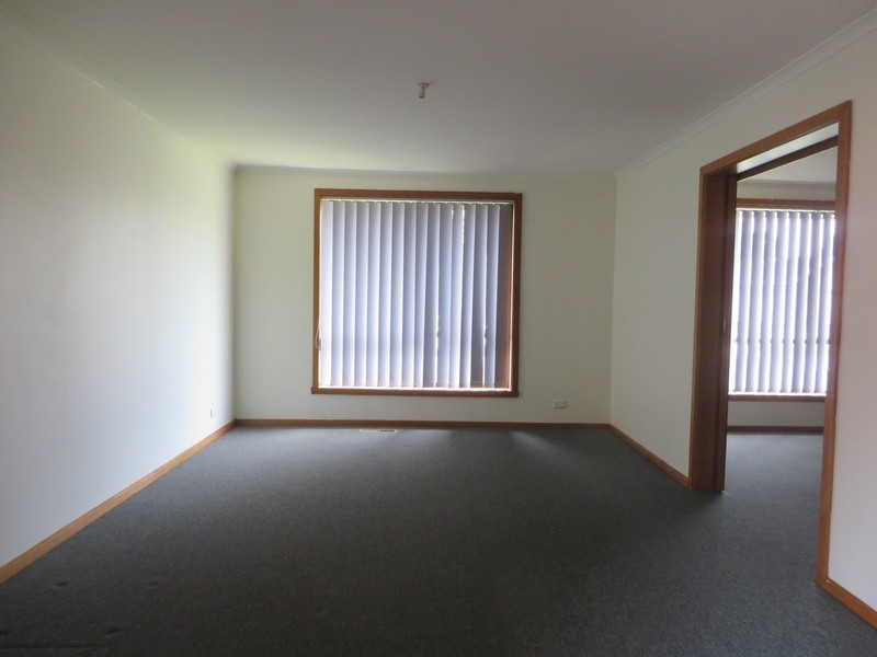 86 Grenda Drive, Mill Park VIC 3082