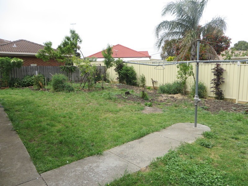 86 Grenda Drive, Mill Park VIC 3082