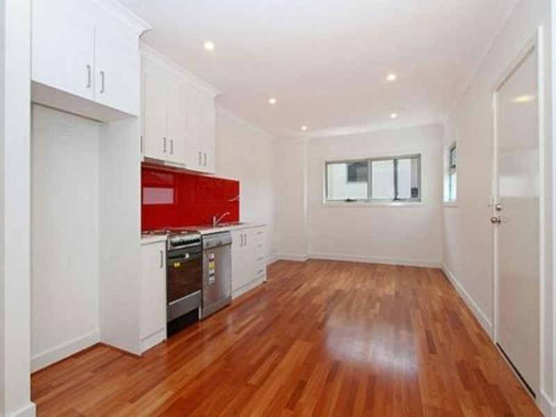 4/4 Henry Street, Reservoir VIC 3073