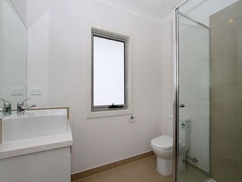 4/4 Henry Street, Reservoir VIC 3073