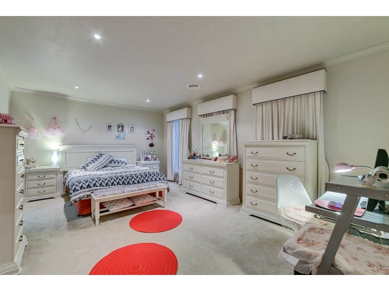 122 Williamsons Road, South Morang VIC 3752