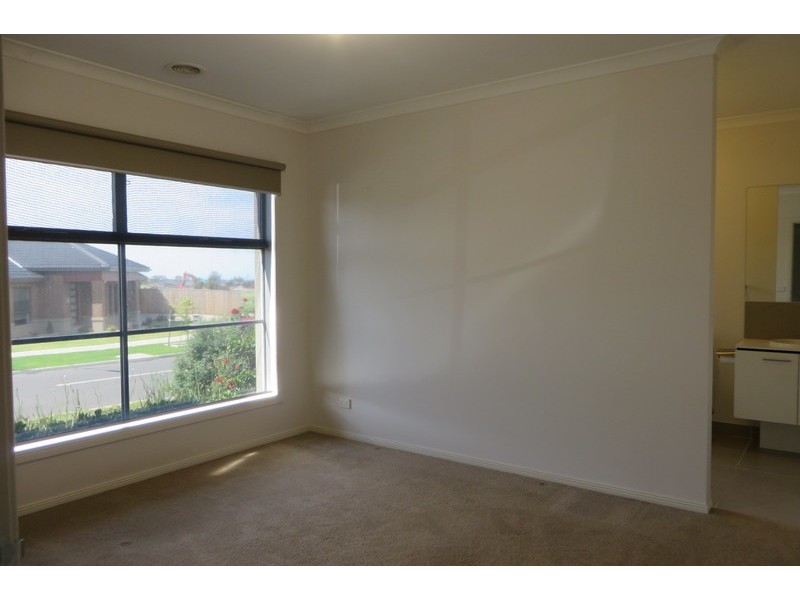 11 Elloura Avenue, Wollert VIC 3750