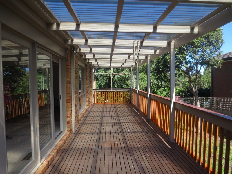 9 Hawkes Drive, Mill Park VIC 3082