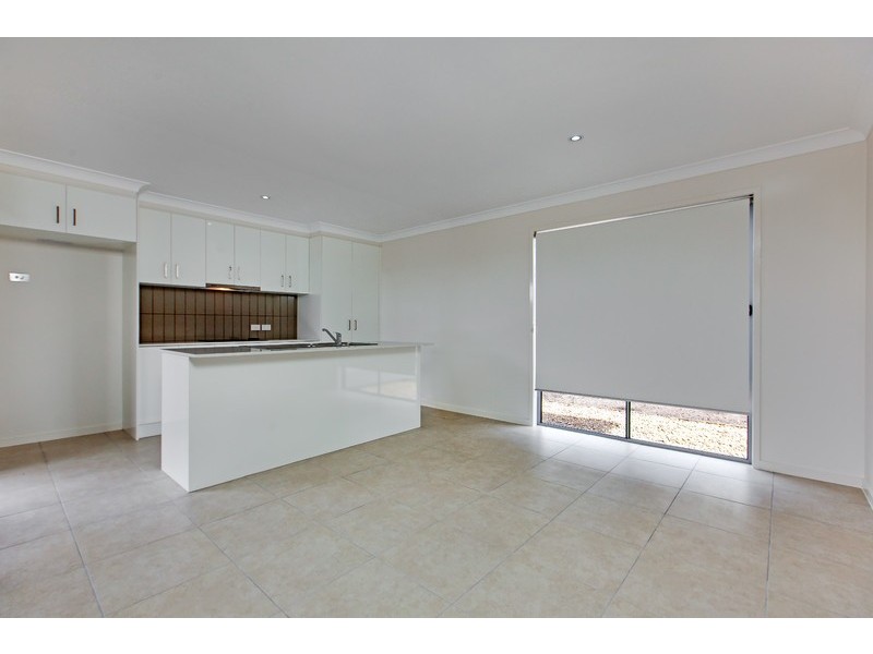2/5001 Caspian Court, Mountain Creek QLD 4557