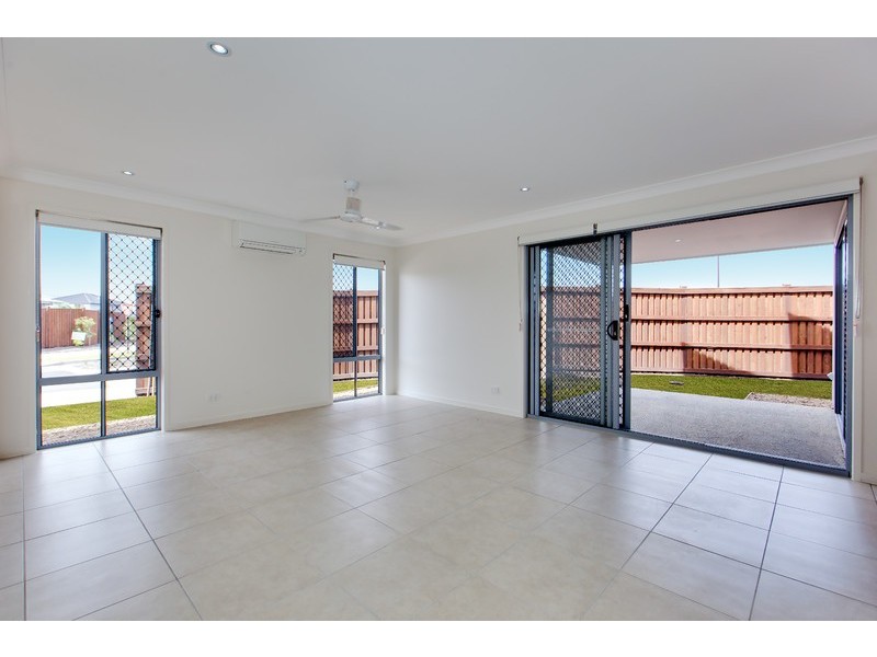 2/5001 Caspian Court, Mountain Creek QLD 4557