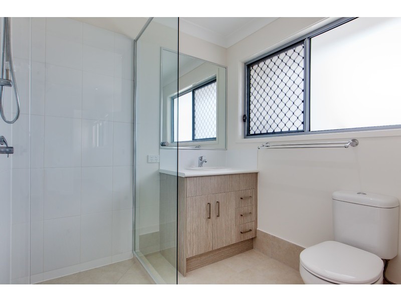 2/5001 Caspian Court, Mountain Creek QLD 4557