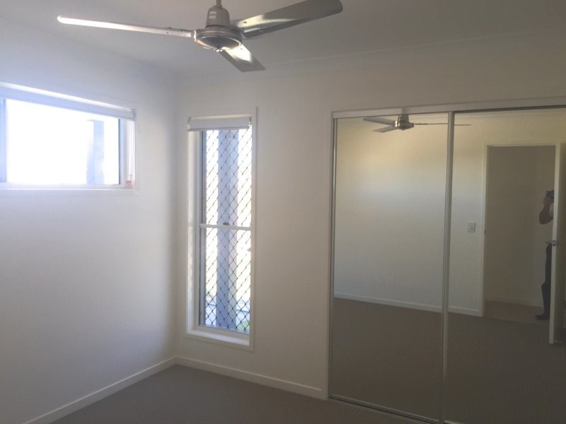 Duplex 12 Rosehill Road, Emerald QLD 4720