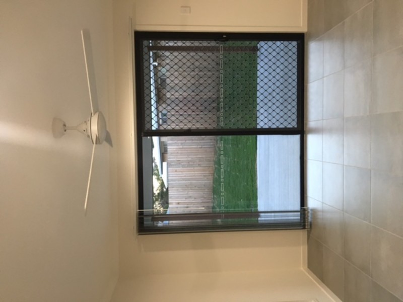 1 & 2/11 Nandina Court, Morayfield QLD 4506