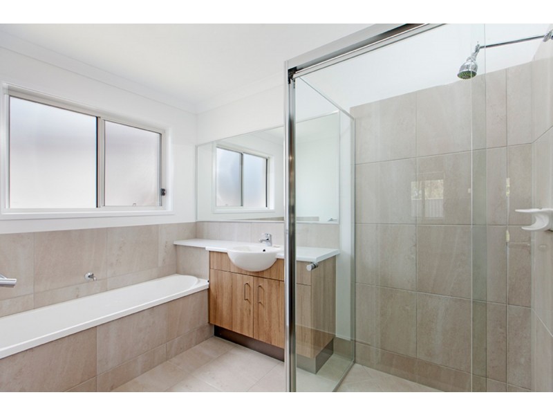 1 & 2/10 Karibu Street, Buderim QLD 4556