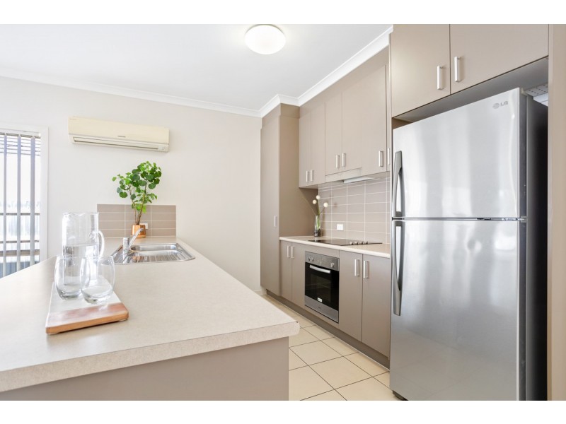 76 Nicklaus Parade, North Lakes QLD 4509