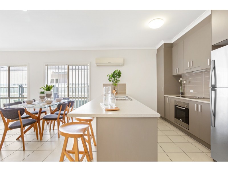 76 Nicklaus Parade, North Lakes QLD 4509