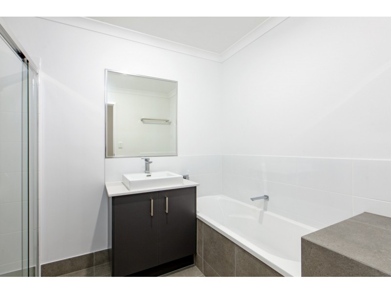 Unit 2/27 Corey Court, Palmwoods QLD 4555