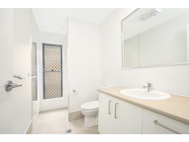 Duplex 2 Brampton Way, Creekwood, Meridan Plains QLD 4551